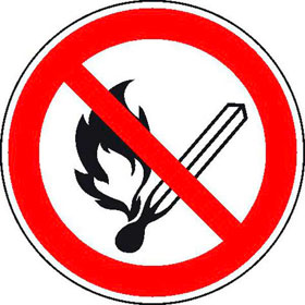 Verbotsschild auf Bogen Keine offene Flamme, Feuer, offene Zndquelle und Rauchen verboten